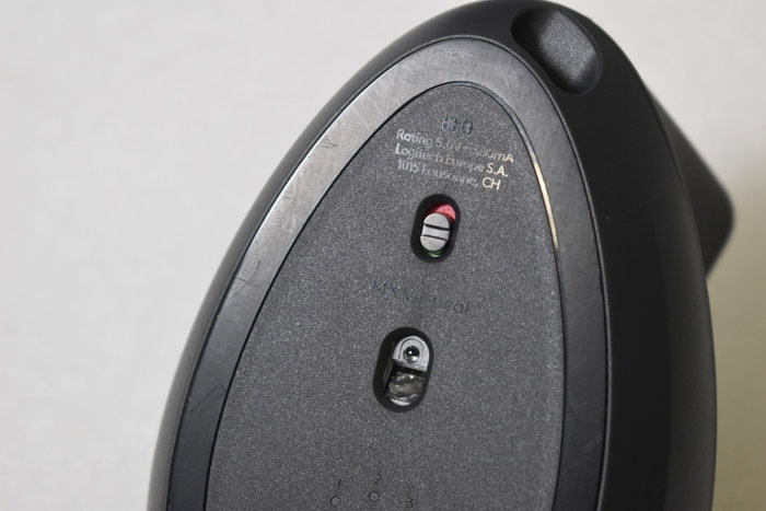 Logitech MX Vertical Ratón Ergonómico Inalámbrico 4000 DPI
