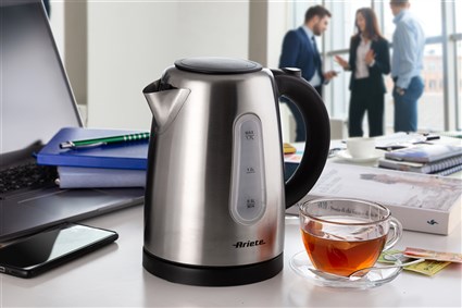 Ariete 2847 Hervidor de Acero Inoxidable 1.7L con Apagado Automático y Visor de Nivel de Agua Ariete 2847 Hervidor de Acero Inoxidable 1.7L con Apagado Automático y Visor de Nivel de Agua