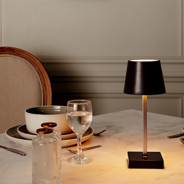 Home Deco Factory Lámpara LED Táctil Negra con 3 Intensidades de Luz, Funciona con Pilas AAA, 12 LEDs COB, Decoración Moderna