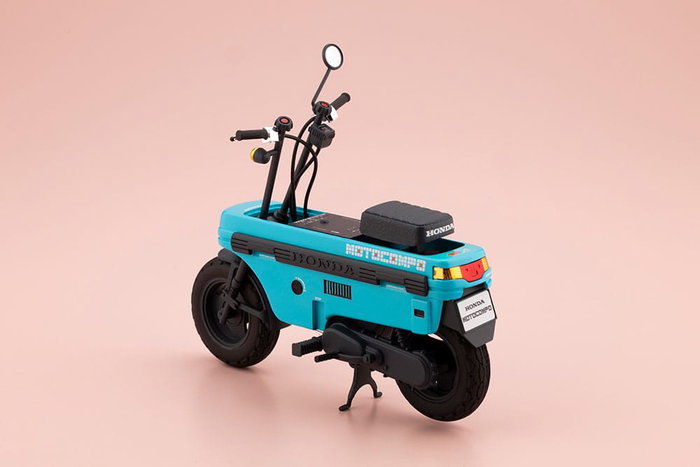 Megami Device Maqueta Buster Doll Series Plastic Model Kit 1/1 Knight Alice with Honda AB12 Motocompo 15 cm