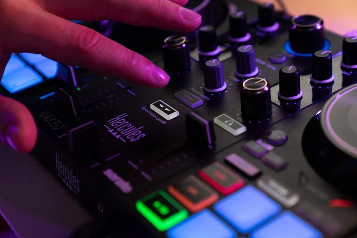Hercules DJControl Inpulse 200 MK3 Negro