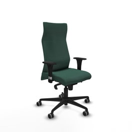 Sillón Albacete con mecanismo Sincro tapizada con Tela color Verde botella. Equipado con Base nailon negra, Brazos 1D y Ruedas 65 mm parqué