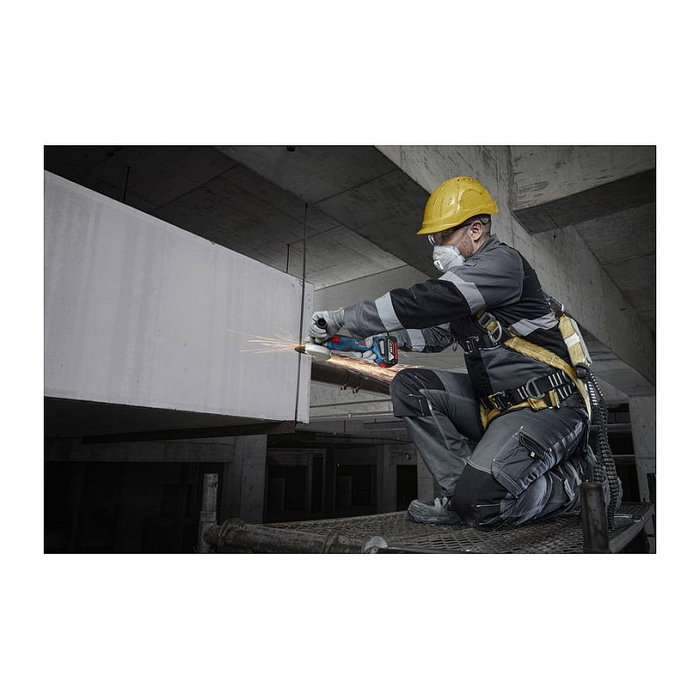 Bosch GWS 18V-8 Professional Esmeriladora Angular a Batería 18V Solo, Diámetro Disco 125mm, 11000 RPM, Sin Batería ni Cargador, Color Azul y Negro, en L-BOXX