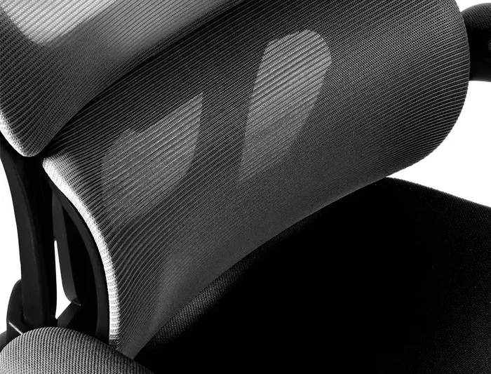 Q-connect Silla de Dirección Sorrento Malla con Base Metálica, Respaldo Transpirable, Reposabrazos Ajustables y Ruedas Premium, Color Gris, Alt Max 1320 mm