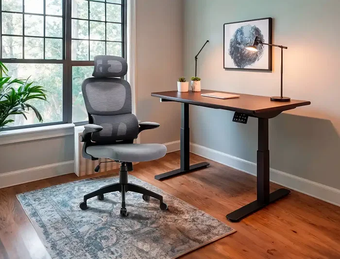 Q-connect Silla de Dirección Sorrento Malla con Base Metálica, Respaldo Transpirable, Reposabrazos Ajustables y Ruedas Premium, Color Gris, Alt Max 1320 mm