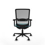 Silla de oficina Haches con mecanismo Sincro/Traslack tapizada con Tela color Turquesa y malla color Gris. Equipada con lumbar 1D, Brazos 2D y Ruedas 65mm nailon