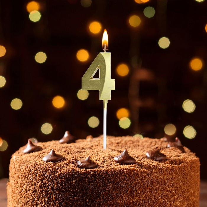 Party Time Vela Aniversario Cifra 4 Oro 3,5x0,7 cm; h.13 cm