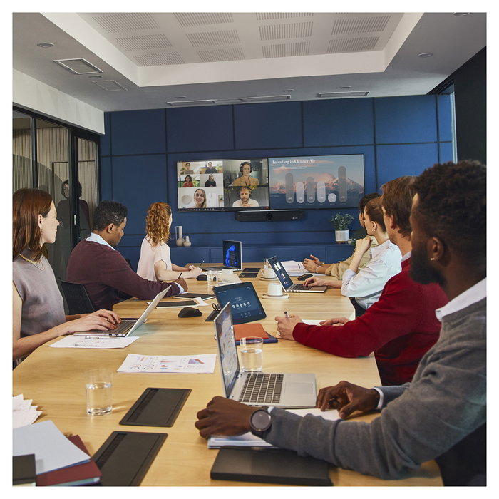 HP Poly Studio X72 All-In-One Video Bar para Videoconferencias - Negra - Sin Radio o Cable de Alimentación - TAA Compliant