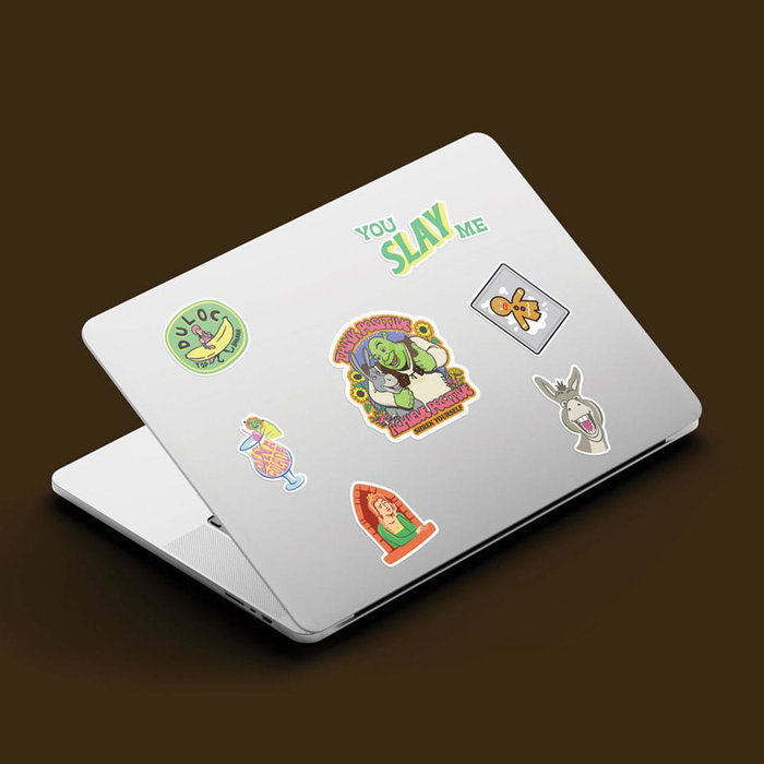 Shrek Pegatina Tech