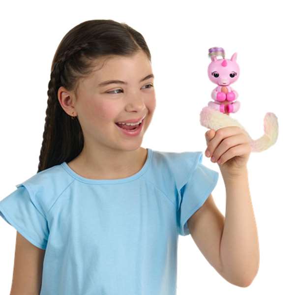 Bizak Peluche Fingerlings Colas Sorpresa, Modelos Surtidos con Sonidos y Luces, Idioma Español