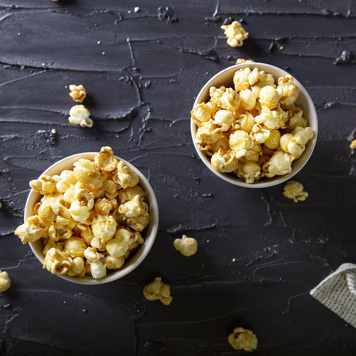 Princess 292986 Máquina de Palomitas, Palomitera de 1100W, Tapa Transparente con Apertura para Relleno, Prepara en 3 Minutos, Color Negro y Blanco