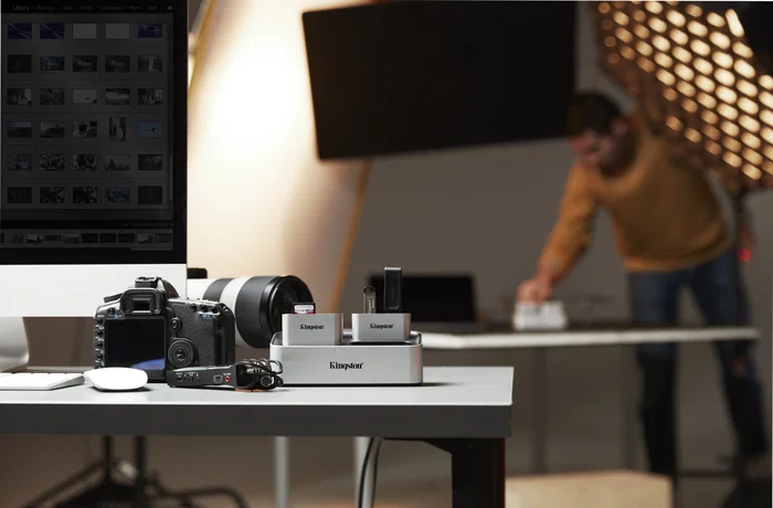 Kingston Workflow Dual-Slot Lector Tarjeta SDHC/SDXC UHS-II, USB 3.2 Gen 1 Tipo-C, Negro y Plata, para Transferencia Rápida de Vídeo y Foto