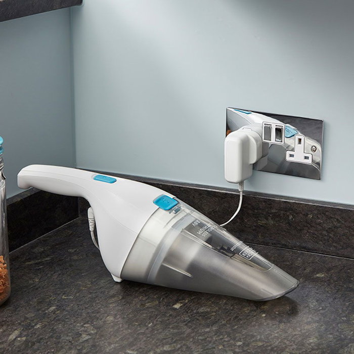 Black+Decker Kit Atornillador Hexdriver Recargable 3.6V con Aspirador de Mano, Par 5.5Nm, Luz LED, Batería 1.5Ah, Incluye 5 Puntas, Llave Hexagonal y Cable Micro-USB