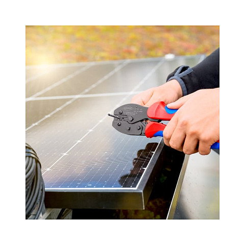 Knipex 97 52 42 PreciForce Crimpzange para terminales MC4/EVO2, herramienta de prensado, cable 10-12 AWG (4-6 mm), color azul y rojo