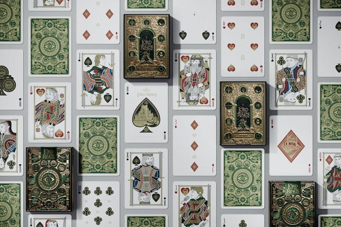 El Señor de los Anillos Baraja de cartas Premium Box Set (4 barajas) El Señor de los Anillos Baraja de cartas Premium Box Set (4 barajas)