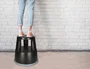 Q-connect Taburete Negro ABS con Ruedas Retráctiles y Dos Niveles, Resistente hasta 150 kg