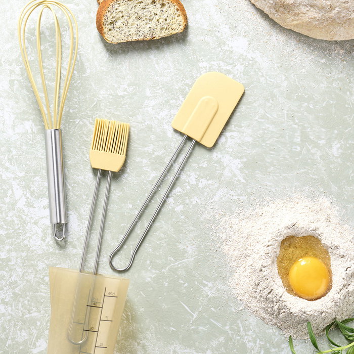 Day Juego De Repostería 4 Piezas con Vaso Medidor, Espátula, Pincel y Batidor