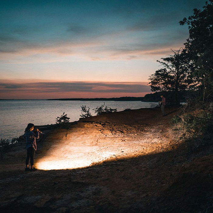 Nebo Linterna Davinci 8000 Recargable 8000 Lúmenes 4X Zoom LED Resistente al Agua