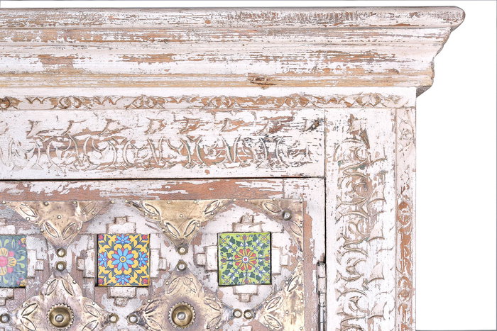 Giner y Colomer Armario Madera de Mango con Detalles de Cerámica y Bronce Blanco Envejecido 185 cm