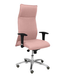 Sillón Albacete con mecanismo Sincro tapizada con Tela color Rosa. Equipado con Base aluminio, Brazos 1D y Ruedas de parqué