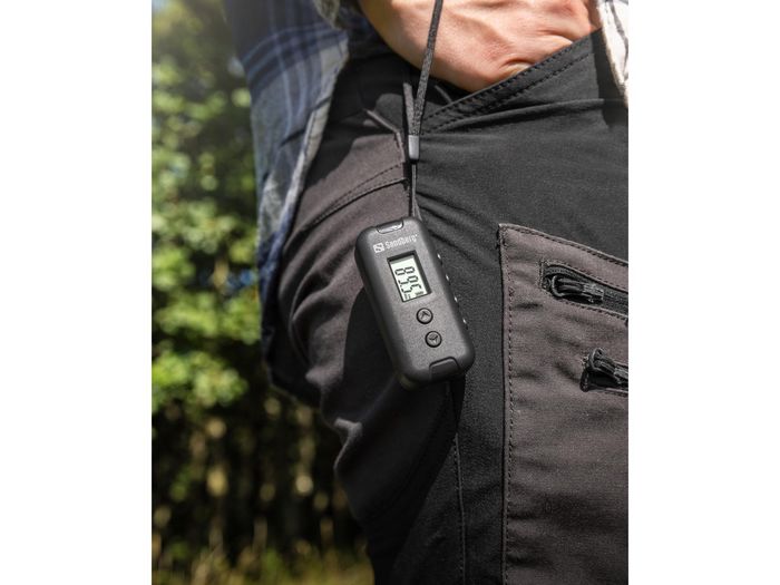 Sandberg Radio FM de Bolsillo para Pila AAA, Compacta y Cómoda para Actividades al Aire Libre y Uso de Emergencia con Auriculares