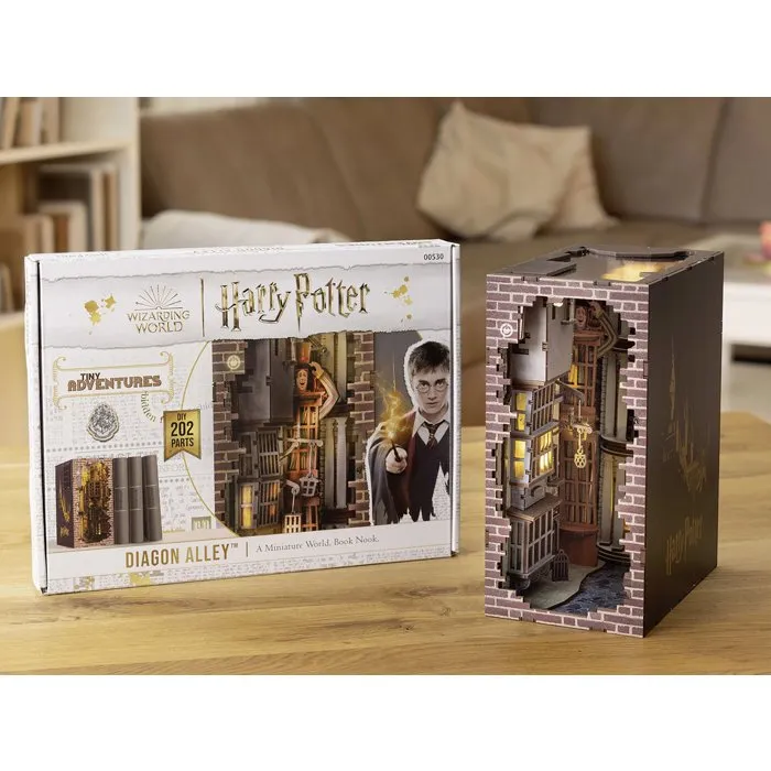 Revell Tiny Adventures Book Nook Kit DIY para construir Harry Potter Callejón Diagon en 3D con LED - AAAUC92856