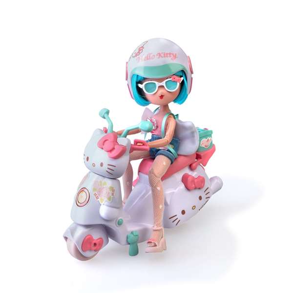 Famosa Hello Kitty Muñeca Articulada Pretty Pink con Scooter 19,5 cm