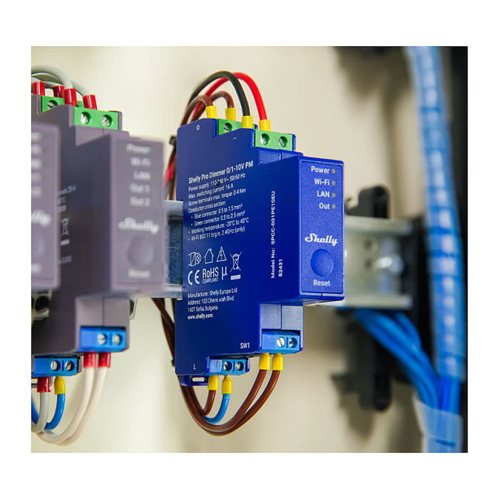 Shelly Pro Dimmer 0/1-10V PM Regulador de Intensidad WLAN LAN BT Messfunktion DIN-Rail