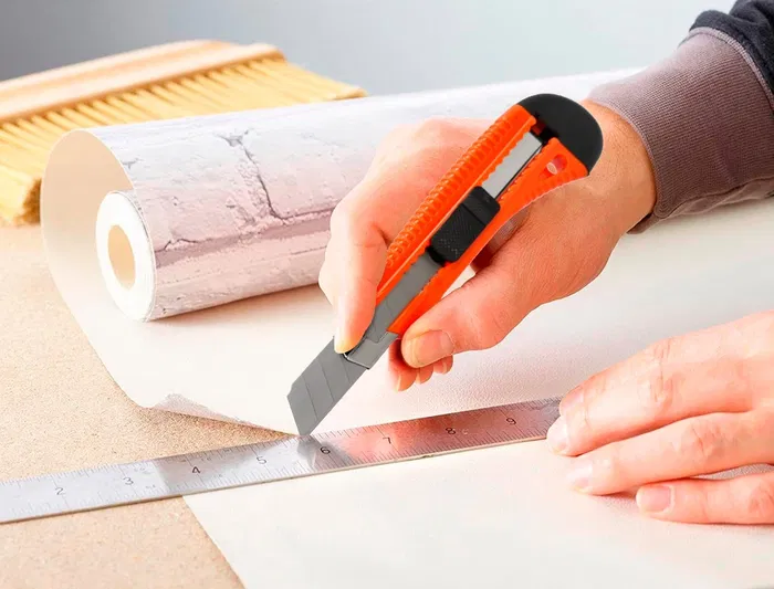 Q-connect XD-38 Cuter de plástico ancho retráctil, cuchilla 18 mm, 1 unidad