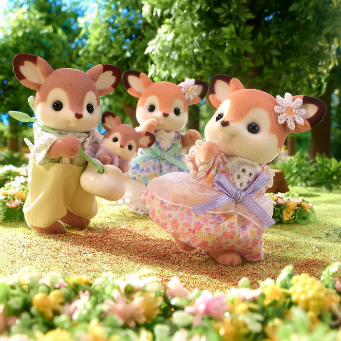 Sylvanian Families Familia Ciervo con cuatro figuras y accesorio portabebés