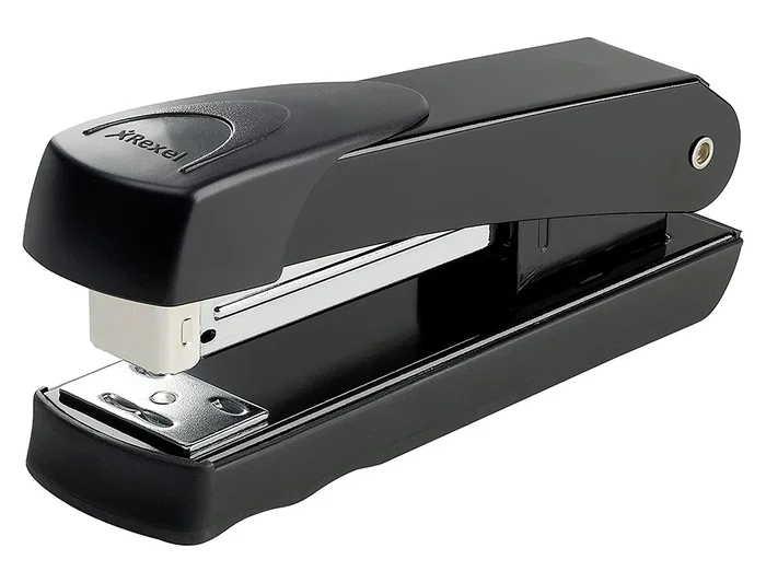 Rexel Grapadora Meteor Metálica, Capacidad 20 Hojas, Usa Grapas 24/6 y 26/6, Color Negro