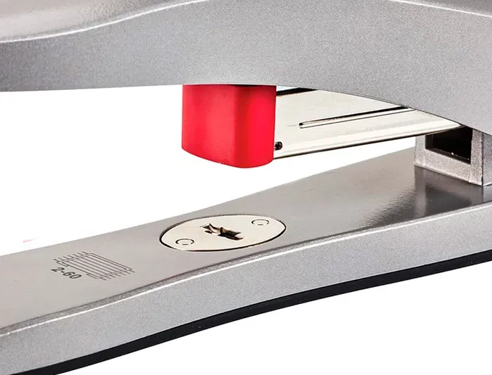 Rexel Odyssey Grapadora Metálica Plata, Capacidad de Grapado 60 Hojas, Usa Grapas Odyssey