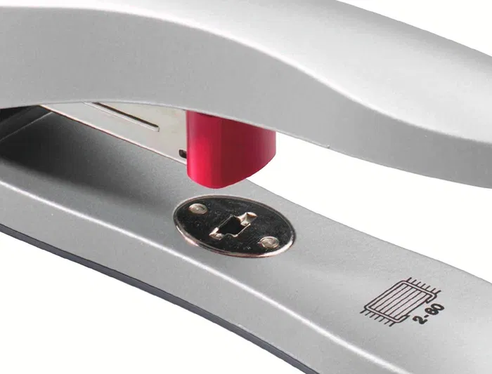 Rexel Odyssey Grapadora Metálica Plata, Capacidad de Grapado 60 Hojas, Usa Grapas Odyssey