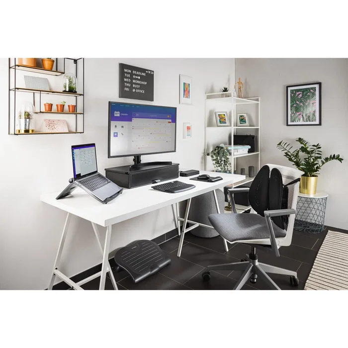 Kensington SoleSaver Reposapiés Ergonómico Negro con 3 Ángulos Ajustables (10º, 15º, 20º) - Plataforma Antideslizante 45x35 cm para Mejorar Postura y Circulación