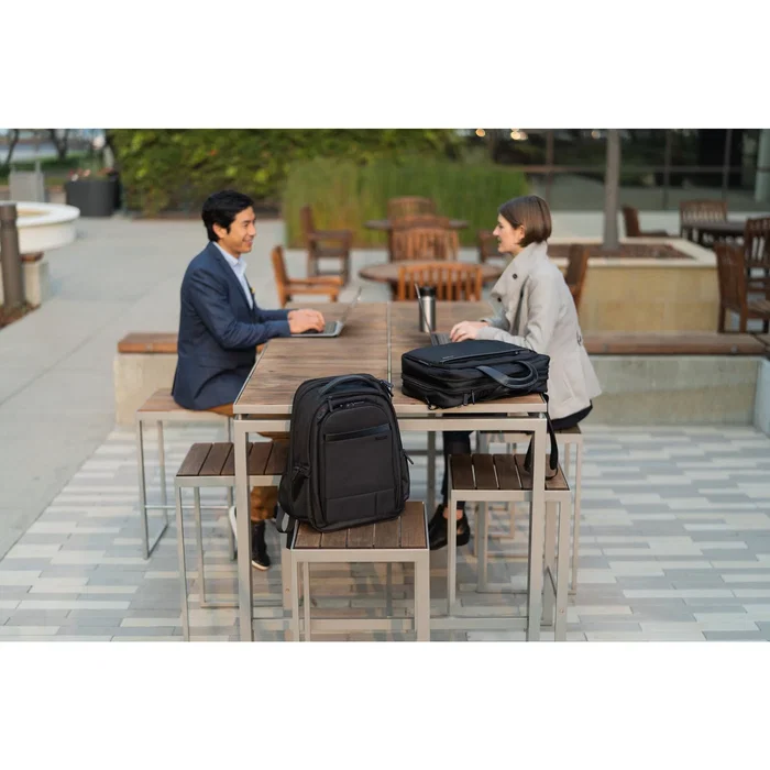 Kensington Contour 2.0 Mochila Portátil Business Ergonómica 15.6" Negro - Compatible TSA, Seguridad RFID, Resistente al Agua