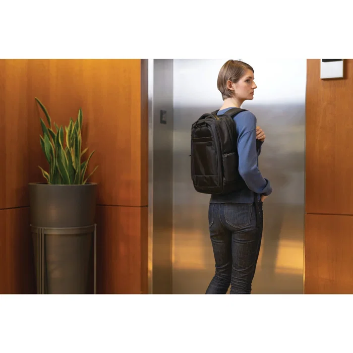 Kensington Contour 2.0 Executive Mochila Portátil Ergonómica para Portátil hasta 35.6 cm (14") Negro con Compartimento Seguro RFID y Resistente al Agua