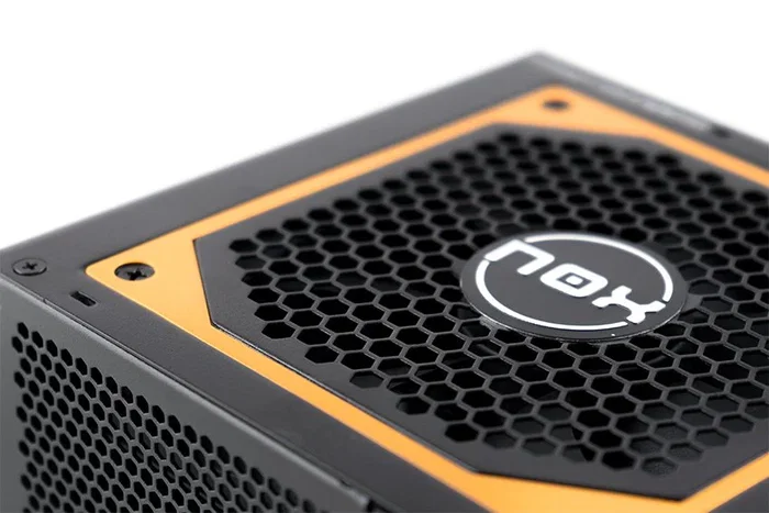 NOX Urano VX 650W - Fuente de alimentación ATX - Certificación 80 PLUS Bronze - Ventilador PWM 120mm - Cables planos - PC Gaming