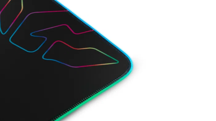 Krom Knout RGB Alfombrilla Gaming con Iluminación LED RGB, Base Antideslizante, Superficie de Tela, Tamaño 320x270 mm - Negro