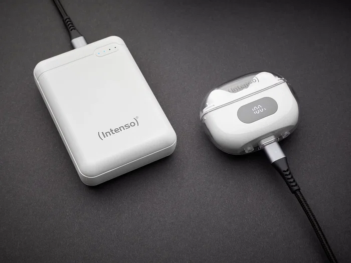 Intenso XS10000 Power Bank 10000 mAh Portátil con Pantalla LED, USB-C y Cable Incluido, Color Blanco Slim