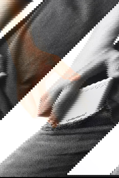 Intenso XS10000 Power Bank 10000 mAh Portátil con Pantalla LED, USB-C y Cable Incluido, Color Blanco Slim