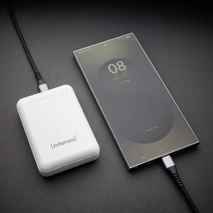 Intenso XS10000 Power Bank 10000 mAh Portátil con Pantalla LED, USB-C y Cable Incluido, Color Blanco Slim
