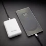 Intenso XS10000 Power Bank 10000 mAh Portátil con Pantalla LED, USB-C y Cable Incluido, Color Blanco Slim