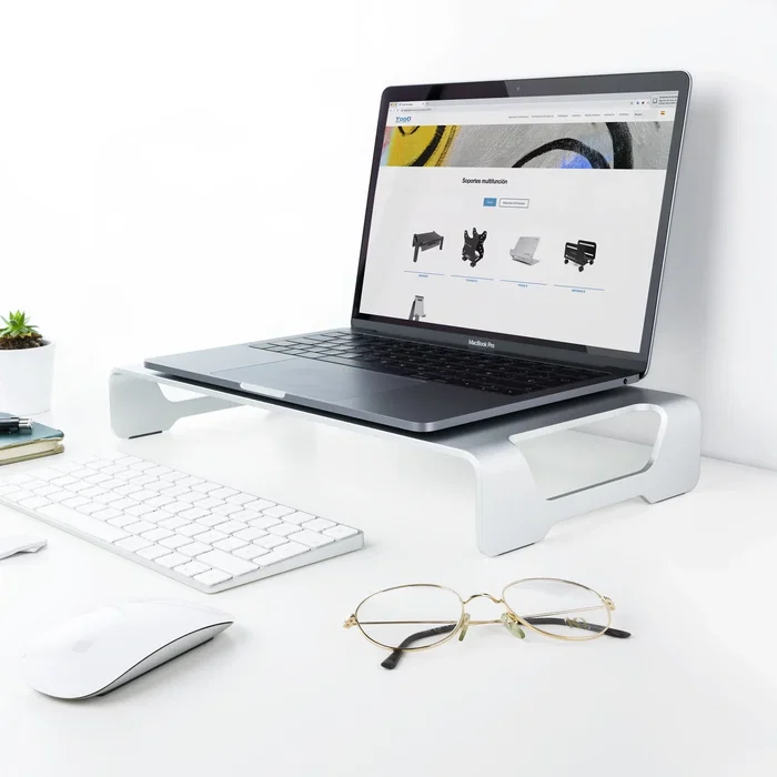 TooQ TQMR0004 Soporte Elevador para Monitor o Portátil hasta 13", Peso Máximo 20 kg, Aluminio, Color Plata, Escritorio