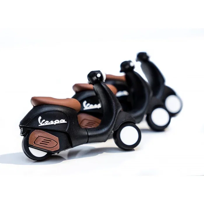 Tech One Tech TEC5150-32 Pendrive USB 32 GB, USB 2.0 Tipo A, Diseño Moto Vespa en Caucho, Colores Negro, Marrón o Blanco, Unidad Flash