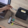 Brother PT-D610BTVP Rotuladora Electrónica con Teclado QWERTY, Pantalla a Color y Conectividad Bluetooth/USB