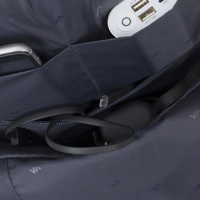 Rivacase 7760 Maletín Mochila para Portátil 15.6" (39,6 cm) Rojo - Poliéster, Resistente al Agua, 550 g