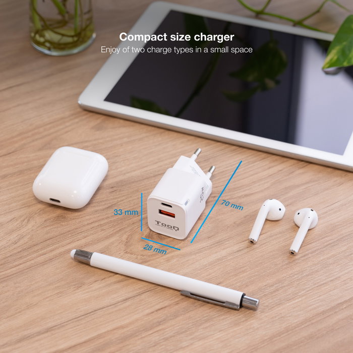 Tooq Cargador de Pared USB-C/PD + USB-A/QC 20W Blanco