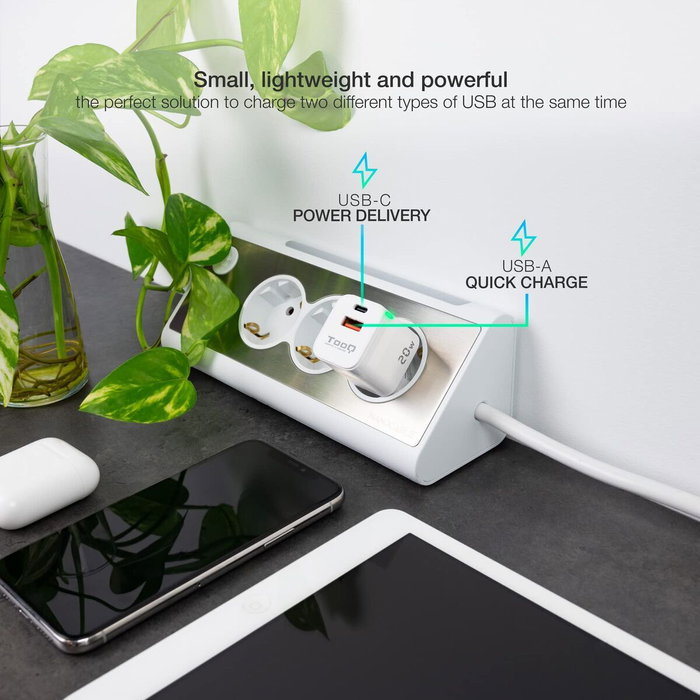 Tooq Cargador de Pared USB-C/PD + USB-A/QC 20W Blanco