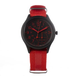 Timex TW2V10900LG con correa de nailon roja y caja negra