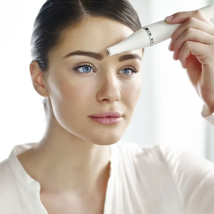 Braun Silk-épil 830 Depiladora Facial con Cepillo de Limpieza Profunda de Poros, 100% Resistente al Agua